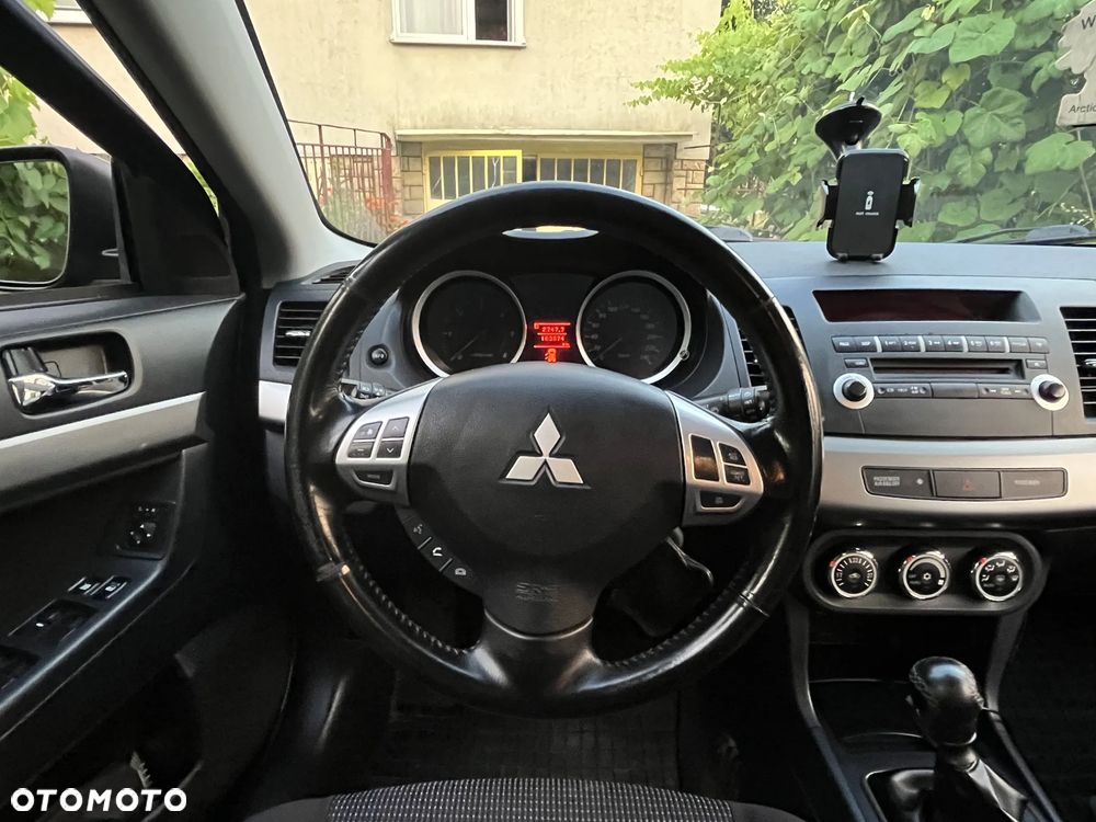 Mitsubishi Lancer - 9