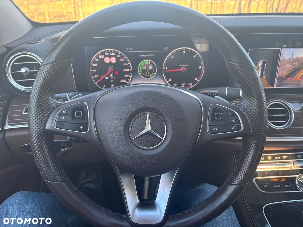 Mercedes-Benz Klasa E 220 d 4-Matic 9G-TRONIC - 10