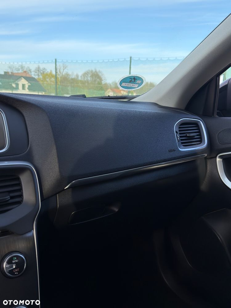 Volvo V40 D2 RDesign - 12