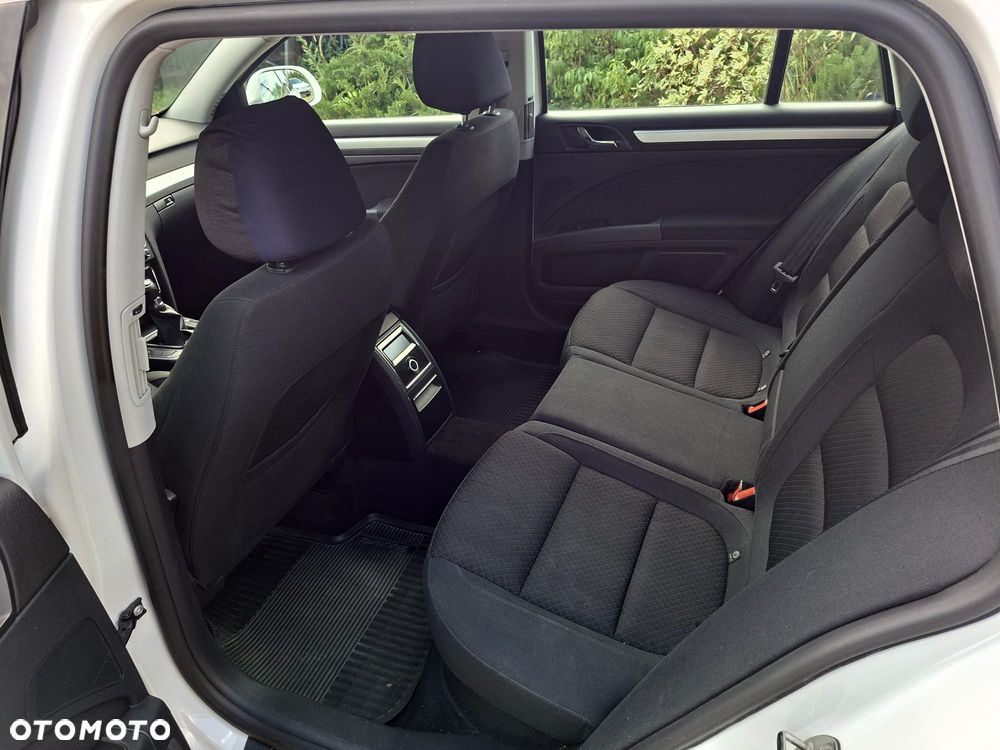 Skoda Superb 2.0 TDI Ambition - 15