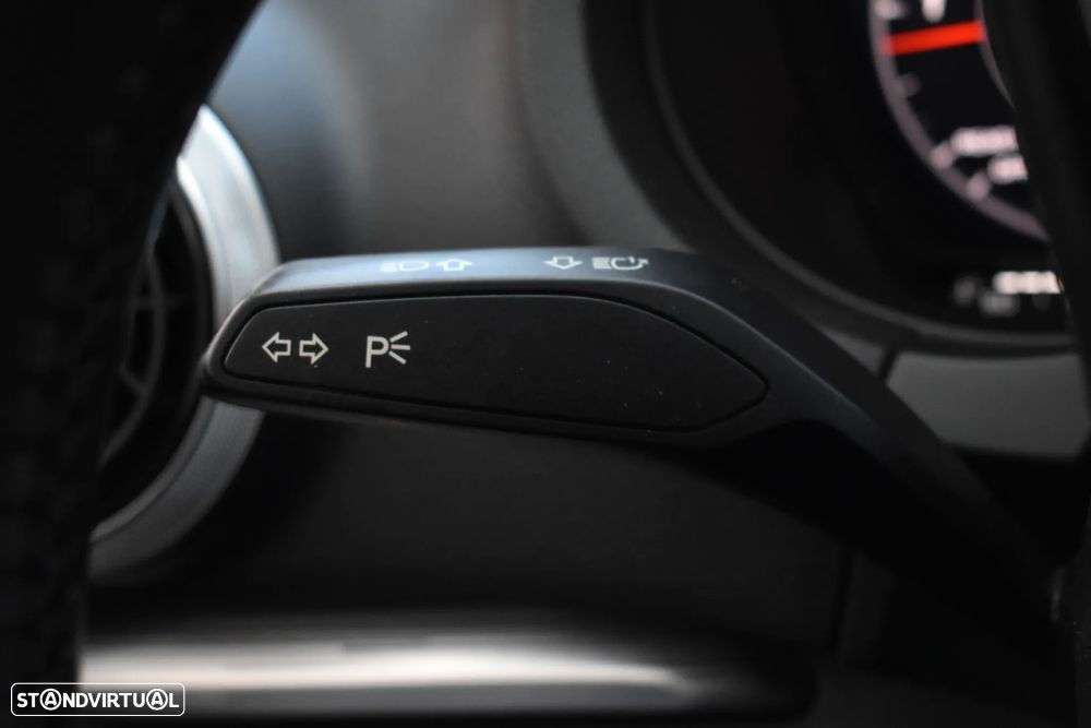 Audi A3 Cabrio 2.0 TDi S-line - 33