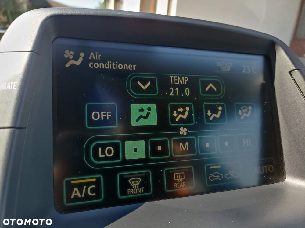 Toyota Prius (Hybrid) Executive - 21