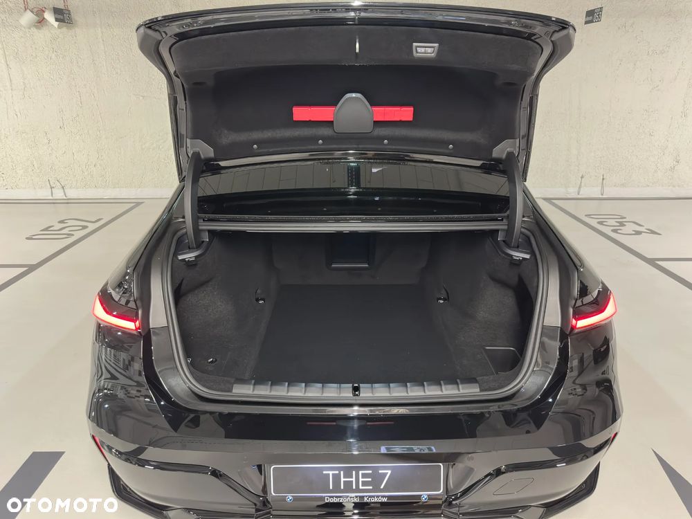BMW Seria 7 - 16