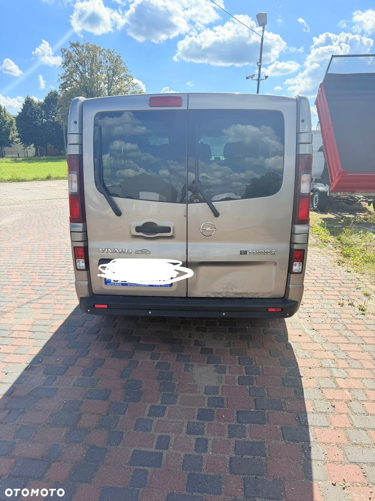Opel Vivaro - 10