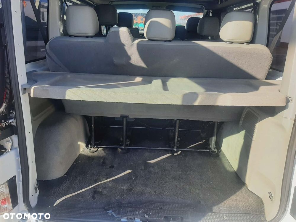Renault Trafic Passenger Expression - 16