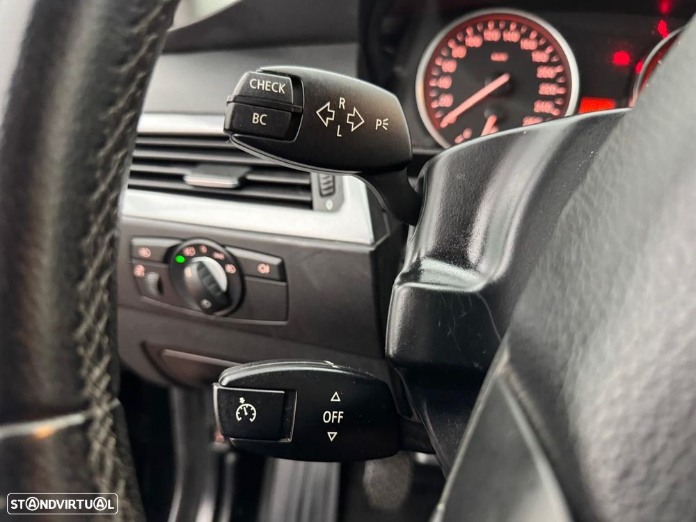 BMW 520 d Touring Executive - 31