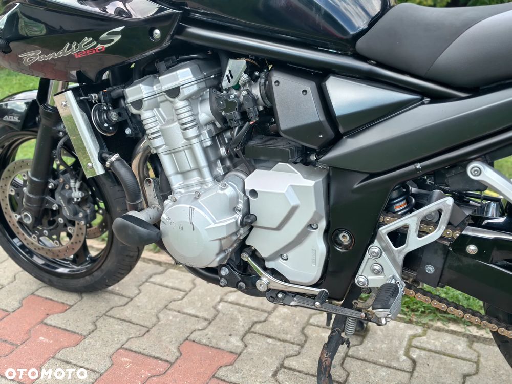 Suzuki Bandit - 23