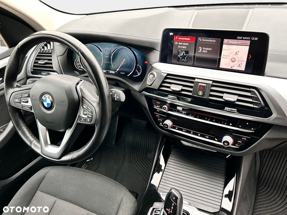 BMW X3 xDrive20i GPF Advantage - 32