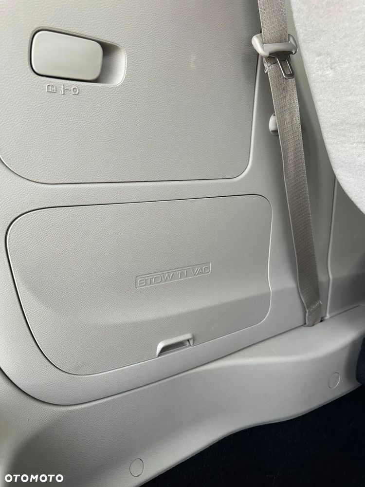 Chrysler Pacifica - 27