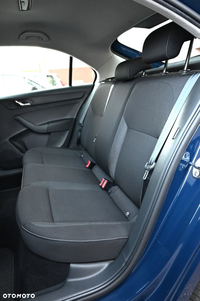 Skoda RAPID - 23