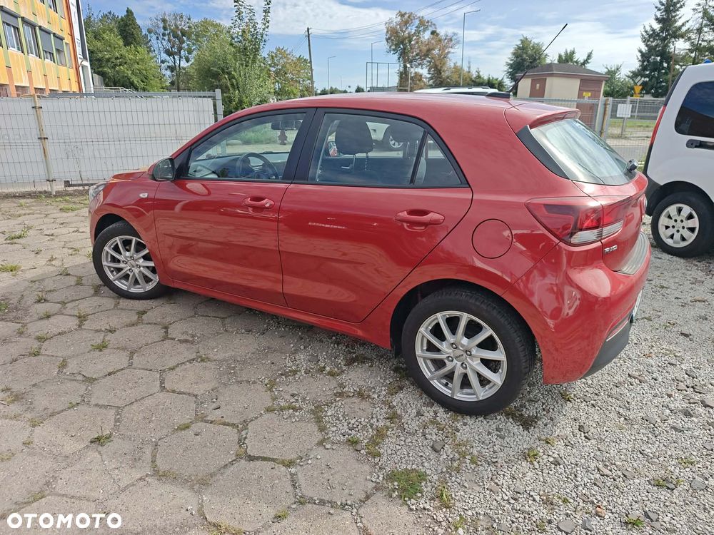 Kia Rio - 7
