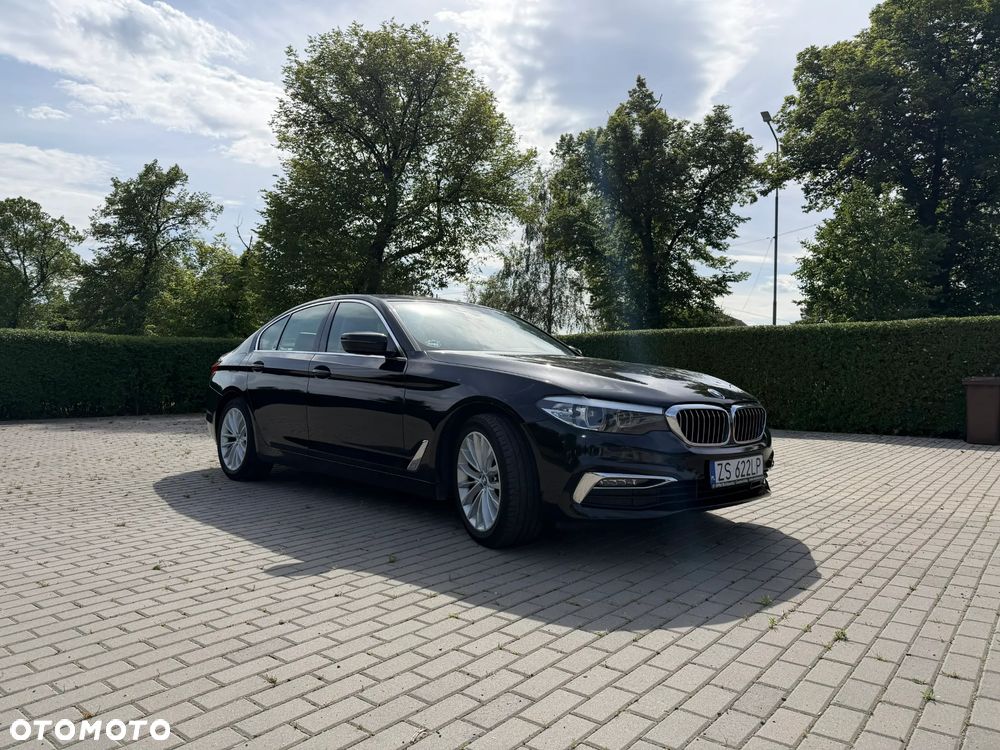 BMW Seria 5 520d xDrive Luxury Line - 1