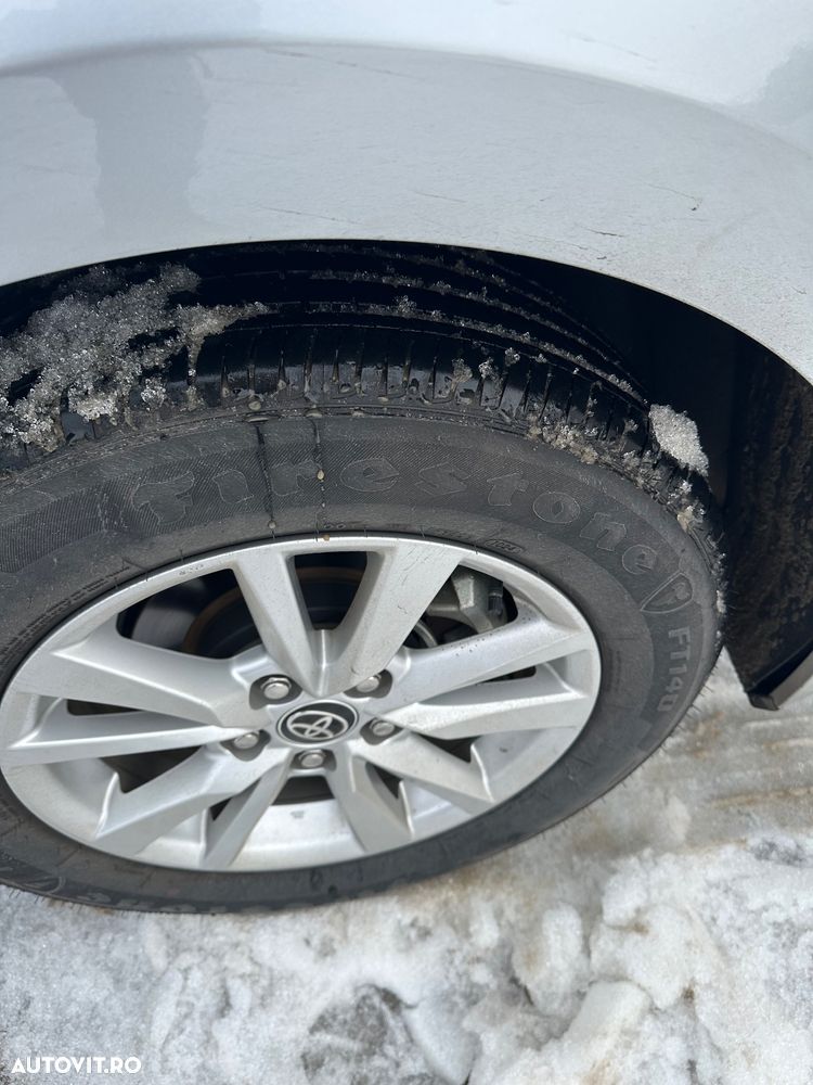 Toyota Camry Luxury - 8