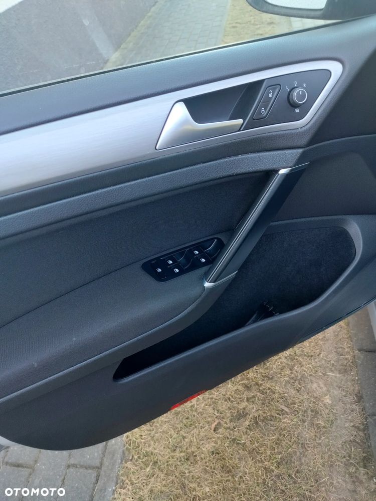 Volkswagen Golf Variant 2.0 TDI (BlueMotion Technology) Comfortline - 12