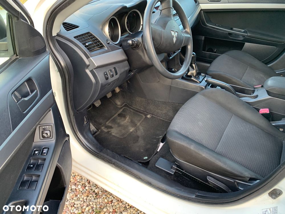 Mitsubishi Lancer 1.5 - 18