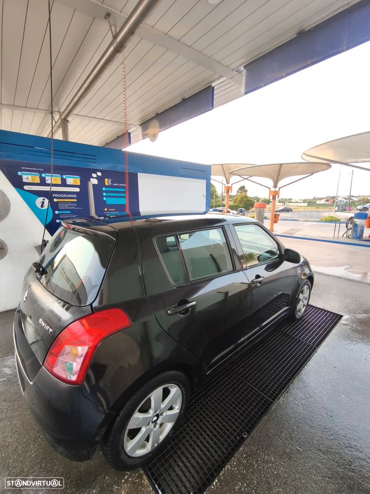 Suzuki Swift 1.3 DDiS GL - 4