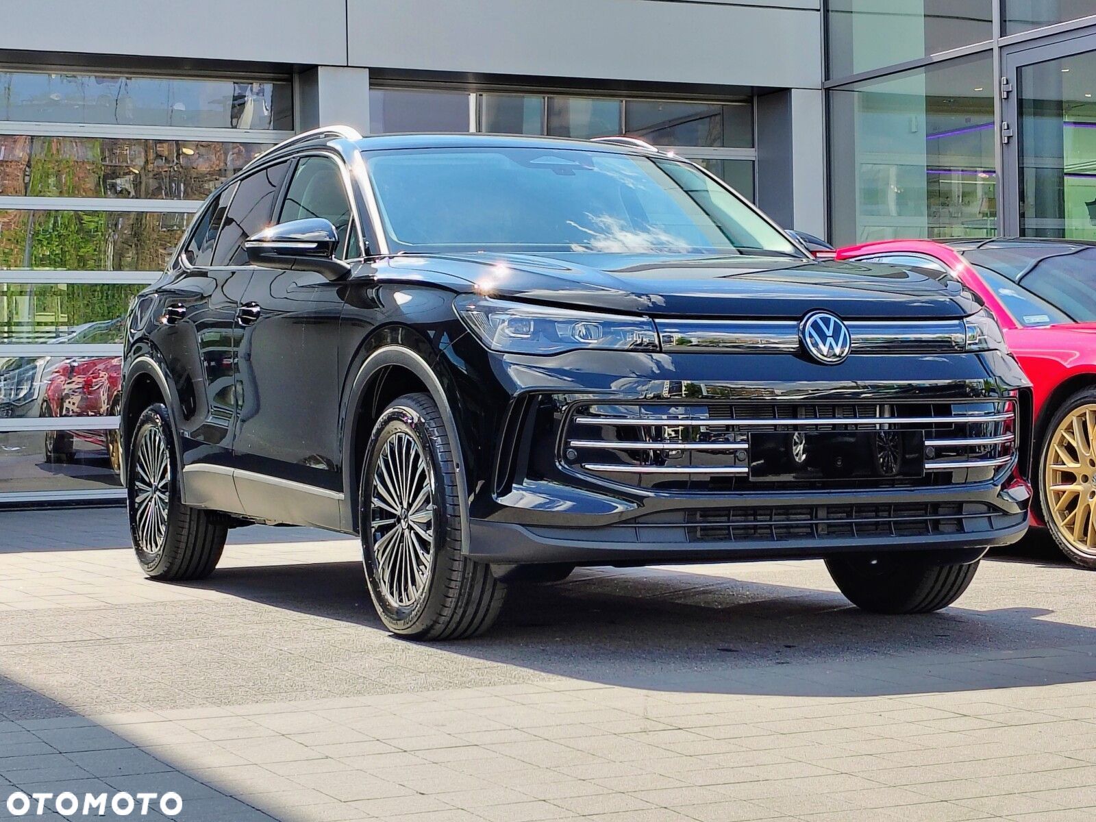 Volkswagen Tiguan - 1