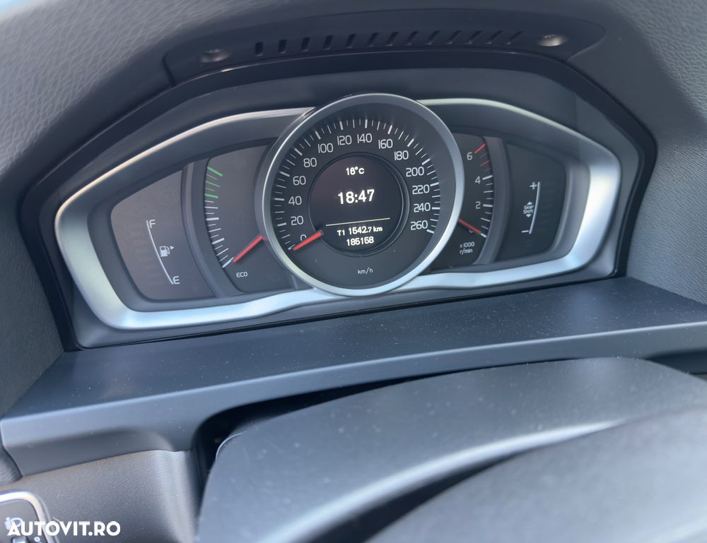 Volvo V60 D2 ECO Start-Stop Momentum - 9