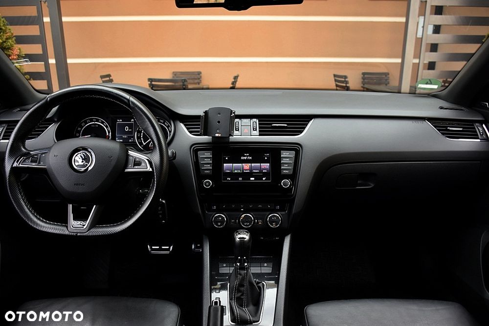 Skoda Octavia 2.0 TDI DSG RS - 18