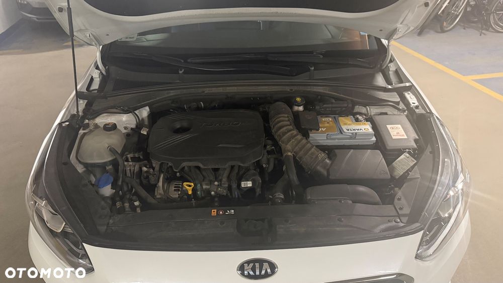 Kia Ceed - 11