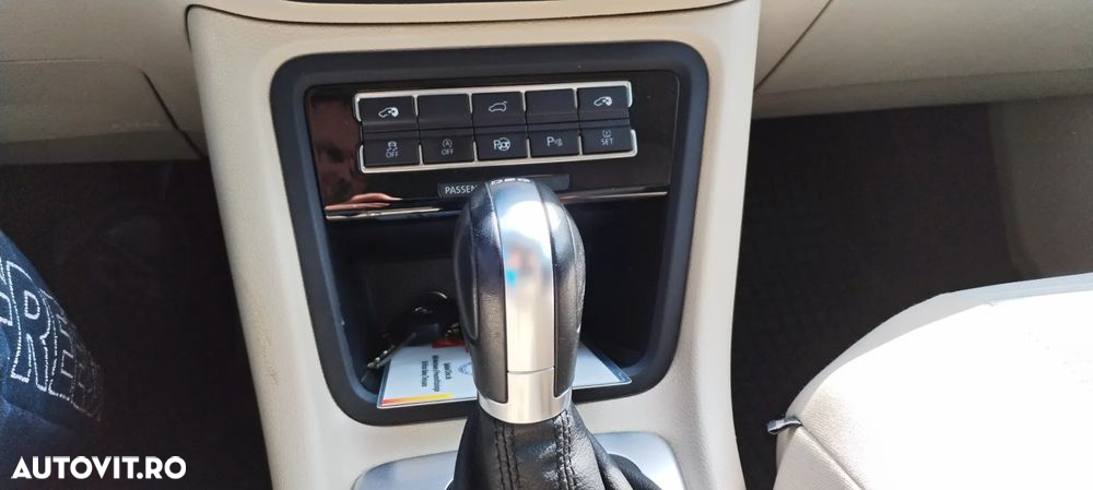 Volkswagen Sharan 2.0 TDI DSG BlueMotion Technology Highline - 2