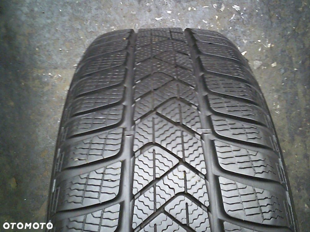 PIRELLI Sottozero 3 225/60R18 6,5mm 2022 - 1