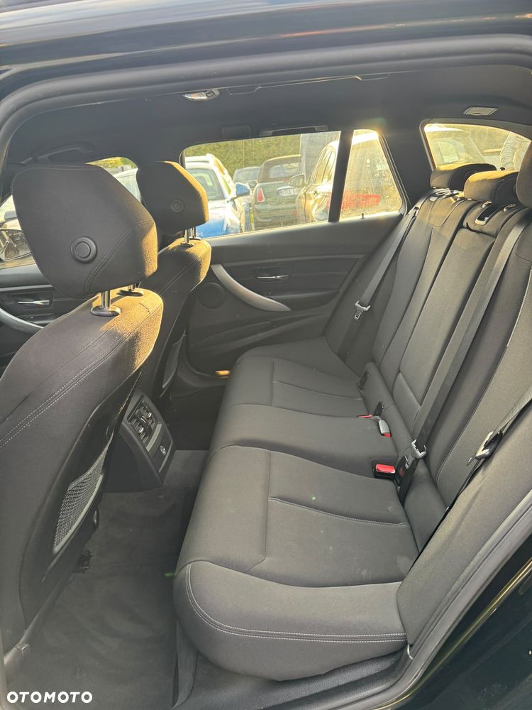 BMW Seria 3 316d Sport Line - 24
