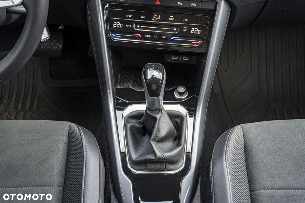 Volkswagen T-Roc - 18