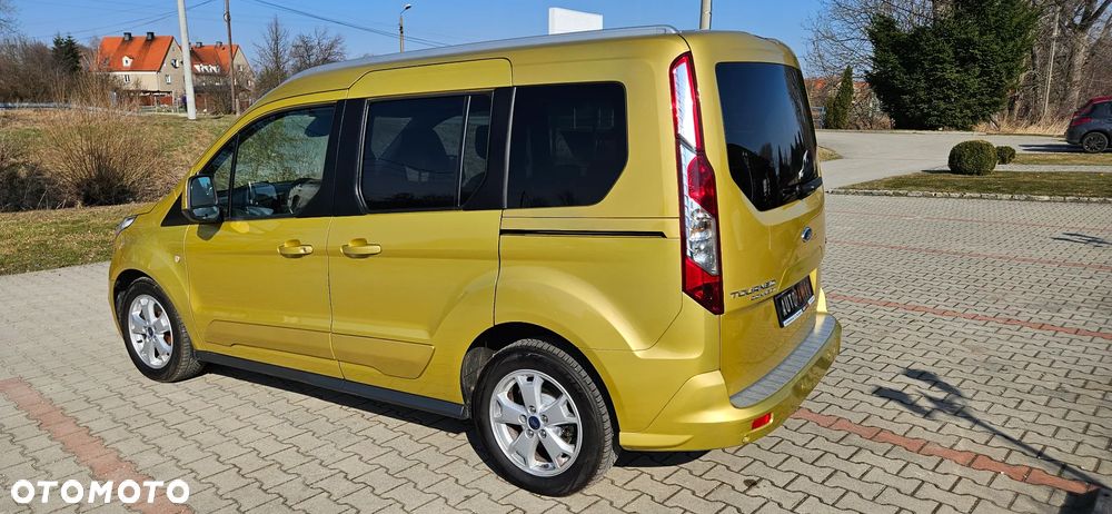 Ford Tourneo Connect Grand - 33