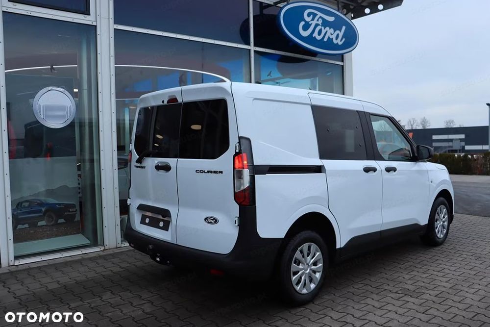 Ford Transit Courier - 8