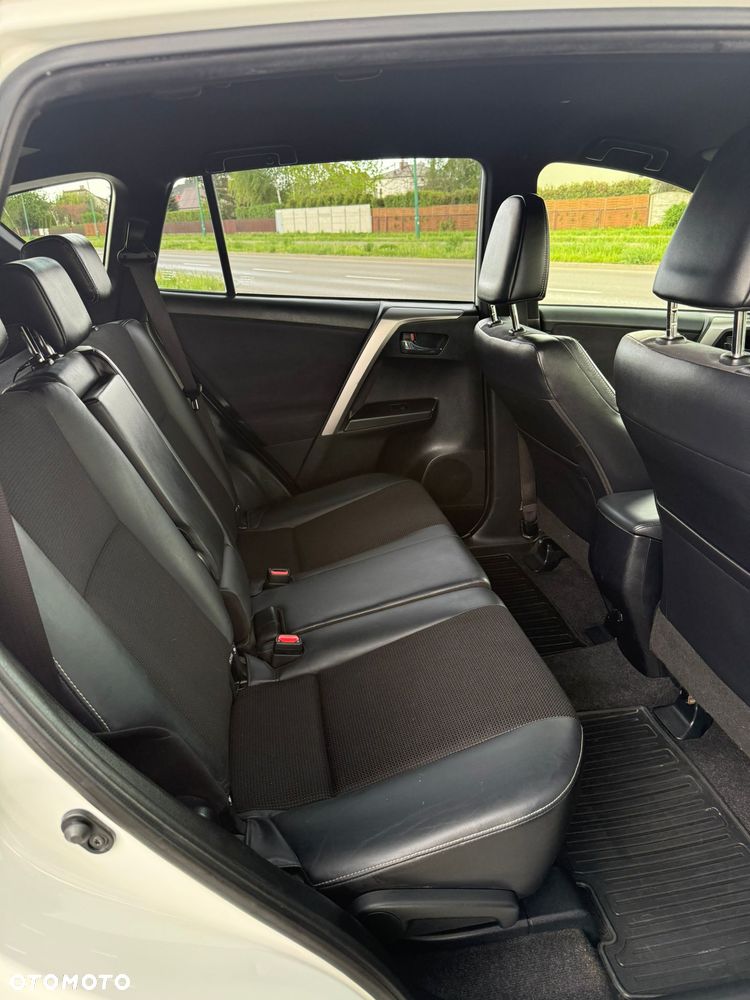 Toyota RAV4 2.0 D-4D 4x2 Start-Stop Executive - 12
