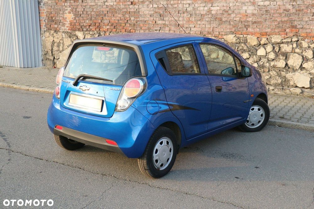 Chevrolet Spark 1.0 Base - 35