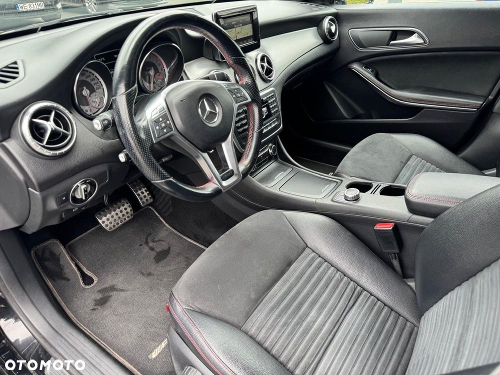 Mercedes-Benz CLA 200 7G-DCT AMG Line - 20