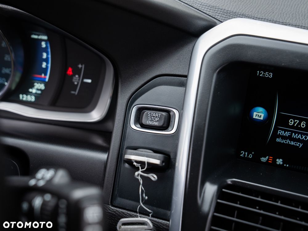 Volvo XC 60 D3 Drive-E R-Design Momentum - 36