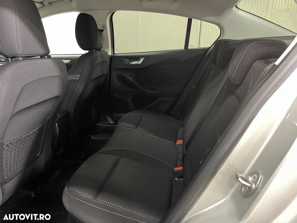 Ford Focus 1.0 EcoBoost Trend Edition - 12
