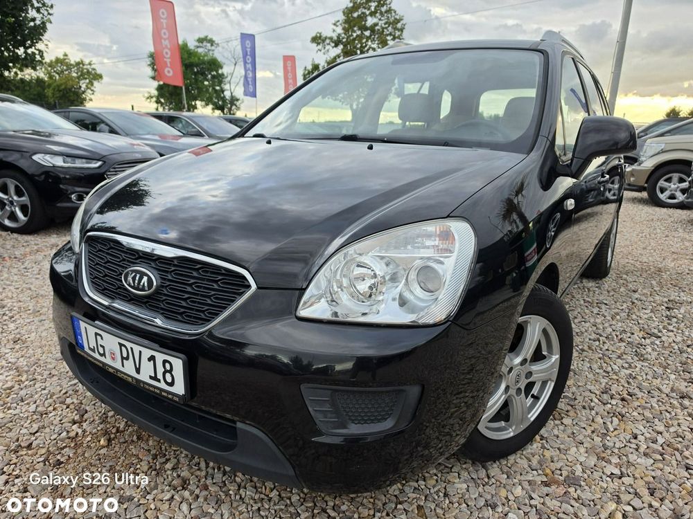 Kia Carens - 16