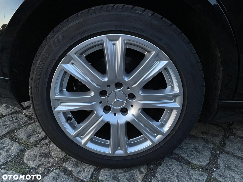 Mercedes-Benz Klasa E 220 CDI DPF BlueEFFICIENCY Automatik Elegance - 17