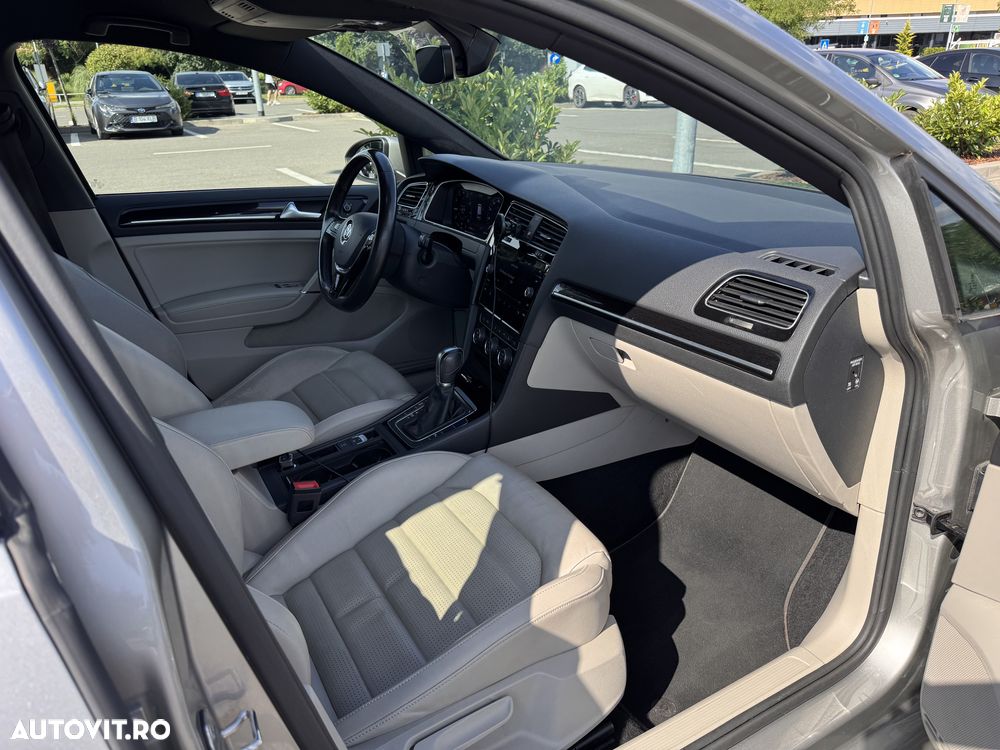 Volkswagen Golf - 9