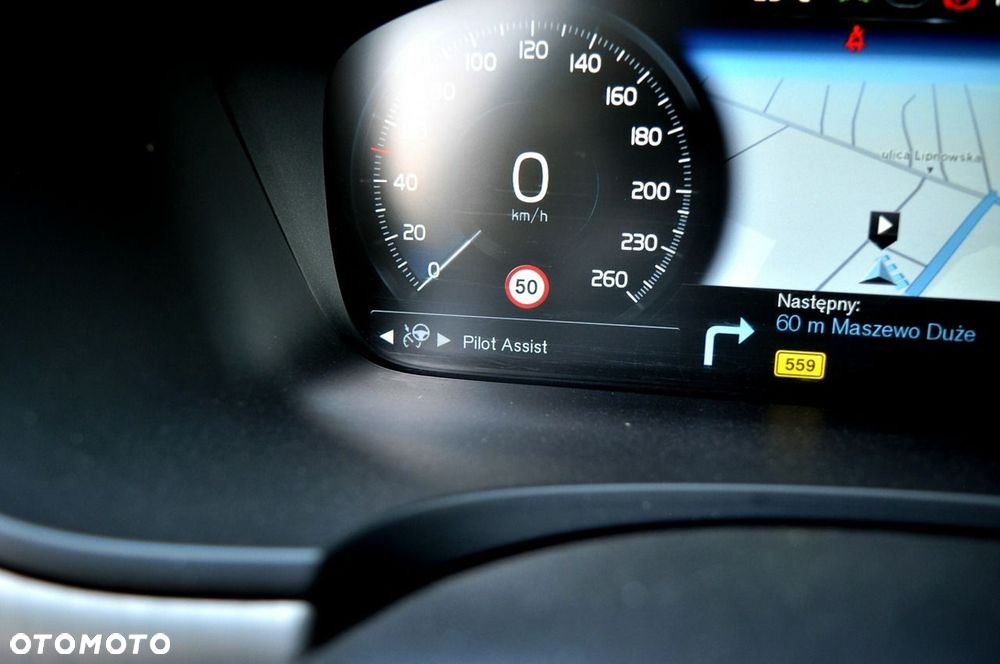 Volvo V90 D3 Momentum Pro - 34