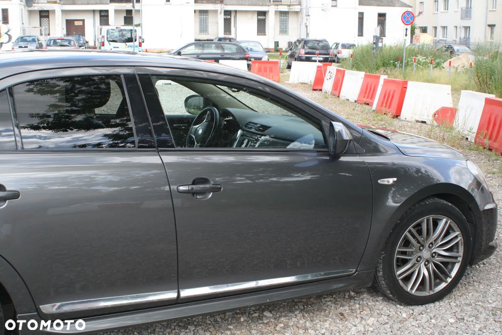 Suzuki Kizashi 2.4 Sport 4WD CVT - 6