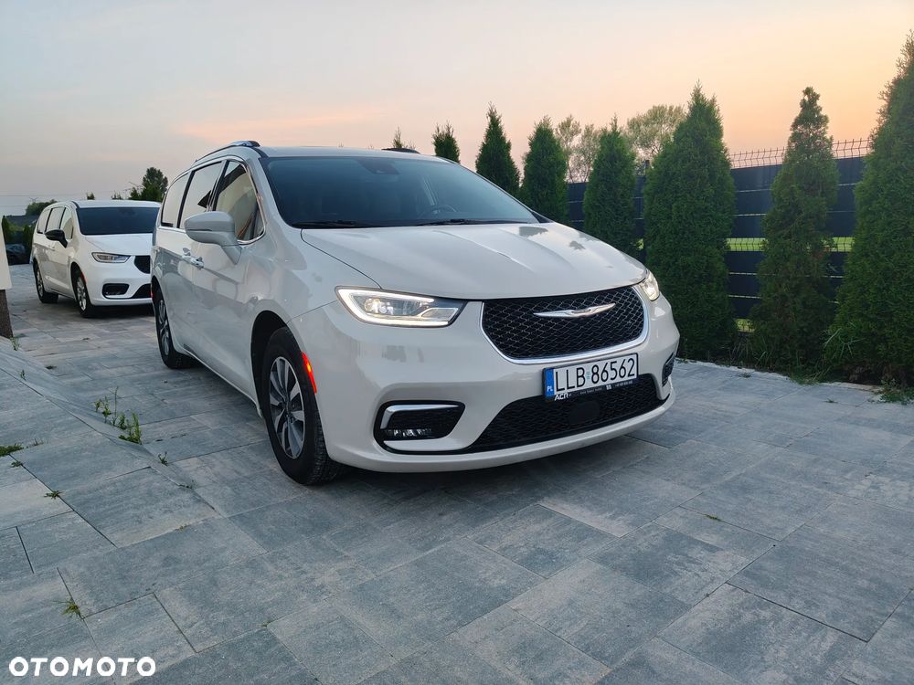 Chrysler Pacifica - 8