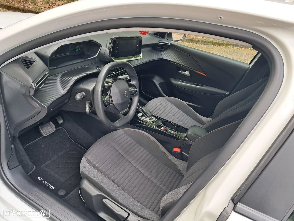 Peugeot e-208 Allure Pack - 6