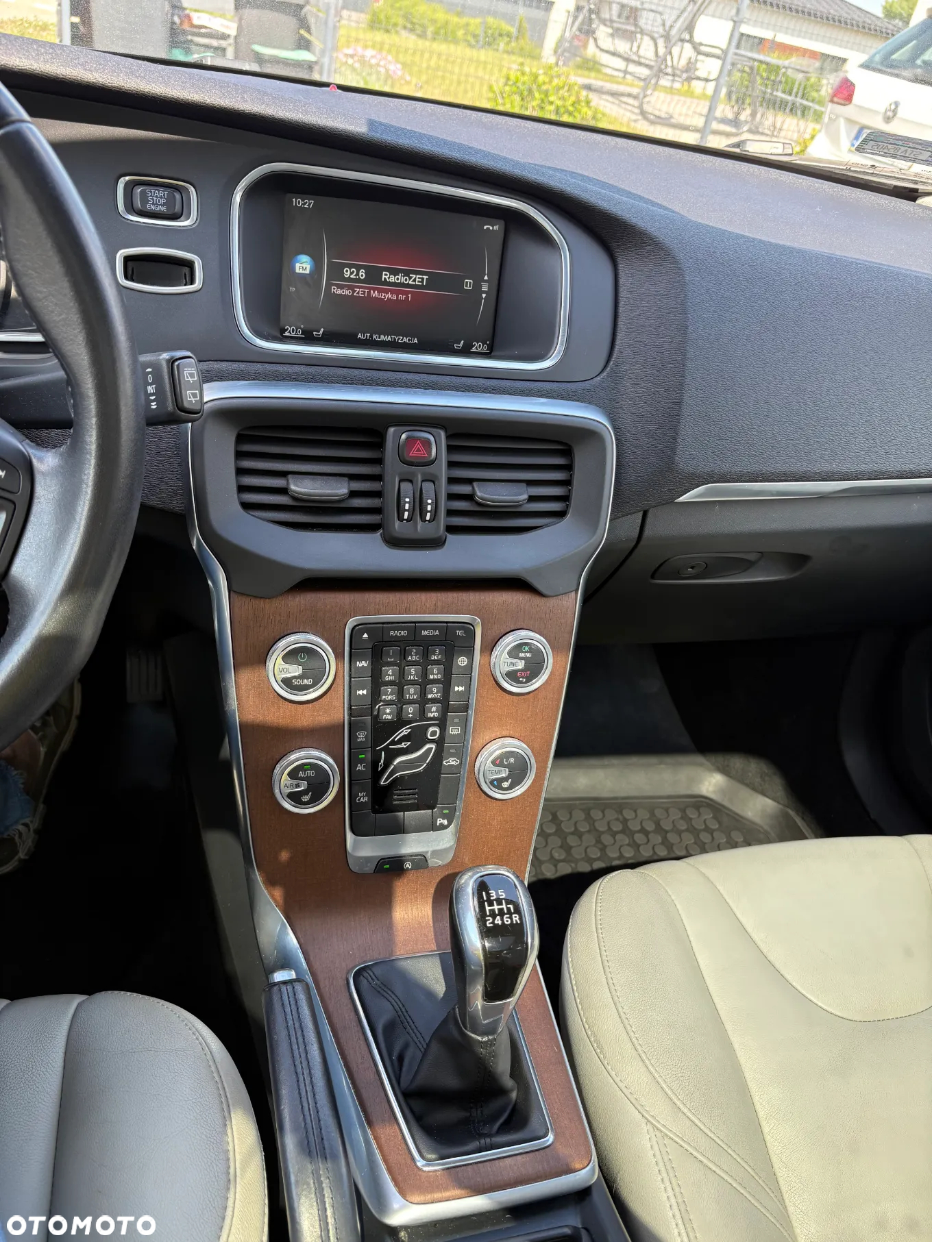 Volvo V40 D2 Drive-E Momentum - 10