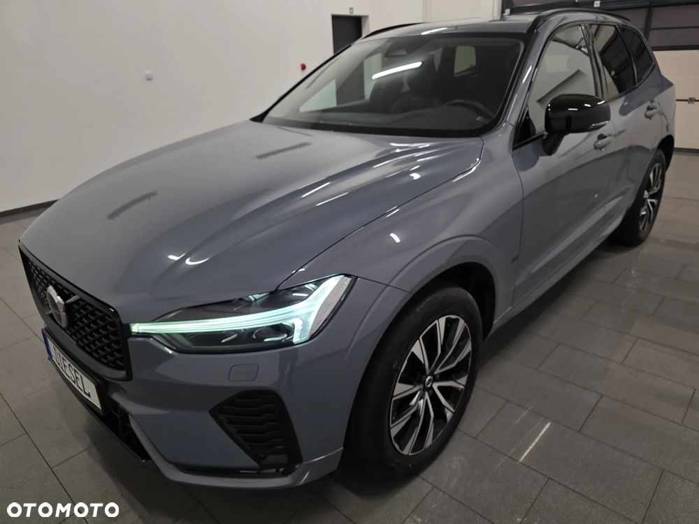 Volvo XC 60 B4 D AWD Plus Dark - 34