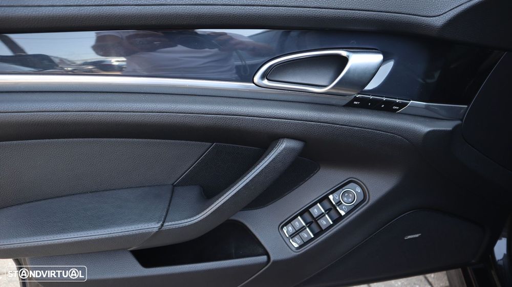 Porsche Panamera Platinum Edition - 10