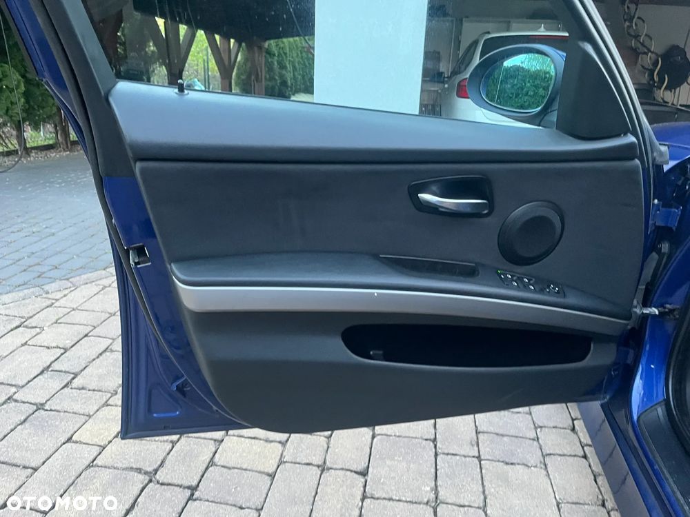 BMW Seria 3 - 36