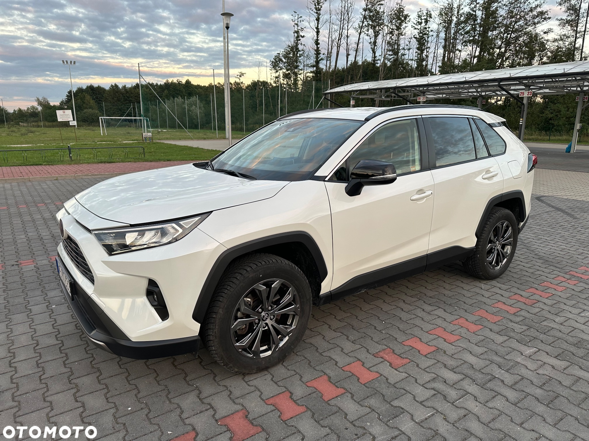 Toyota RAV4 - 8