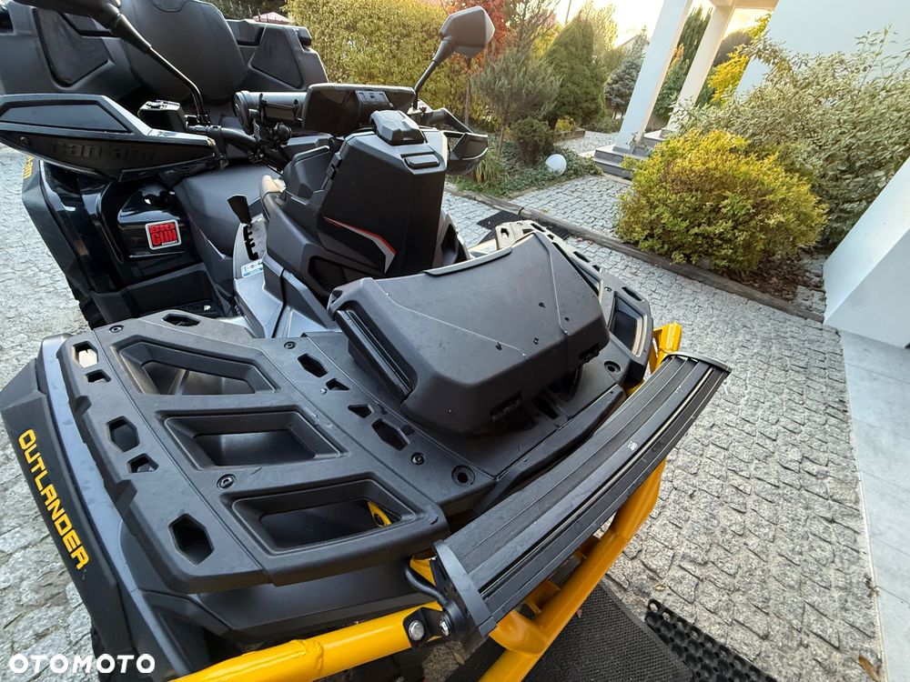 Can-Am Outlander Max - 8