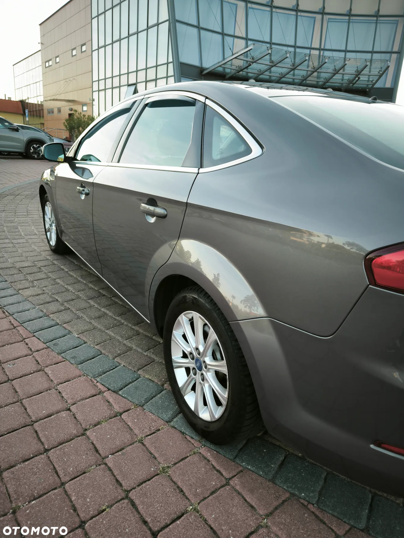 Ford Mondeo - 36