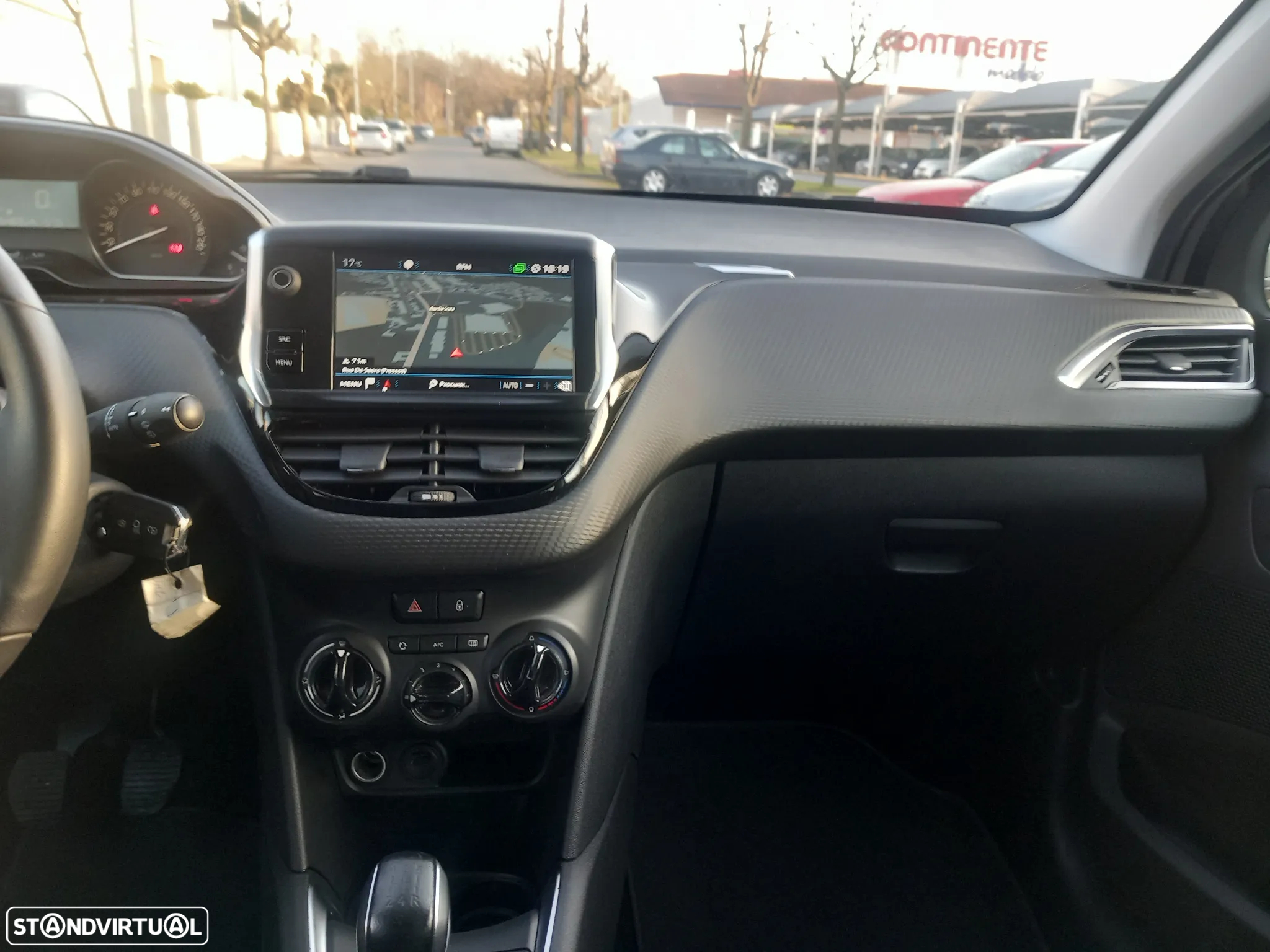 Peugeot 208 1.2 PureTech Allure - 16